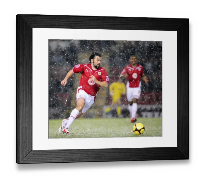 Framed Print : Bristol City vs Cardiff City: FA Cup Clash - Season 09-10 Framed Print : Bristol City vs Cardiff City: FA Cup Clash - Season 09-10