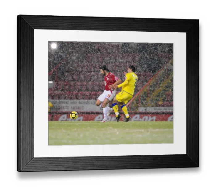 Framed Print : Bristol City vs Cardiff City: FA Cup Clash - Season 09-10