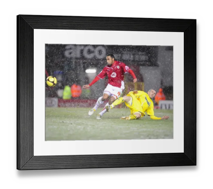 Framed Print : Bristol City vs Cardiff City: FA Cup Clash - Season 09-10 Framed Print : Bristol City vs Cardiff City: FA Cup Clash - Season 09-10