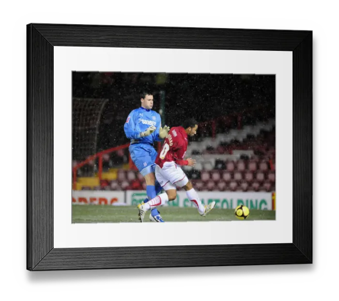 Framed Print : Bristol City vs Cardiff City: FA Cup Clash - Season 09-10 Framed Print : Bristol City vs Cardiff City: FA Cup Clash - Season 09-10