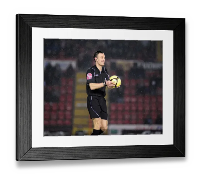 Framed Print : Bristol City vs Cardiff City: FA Cup Clash - Season 09-10 Framed Print : Bristol City vs Cardiff City: FA Cup Clash - Season 09-10
