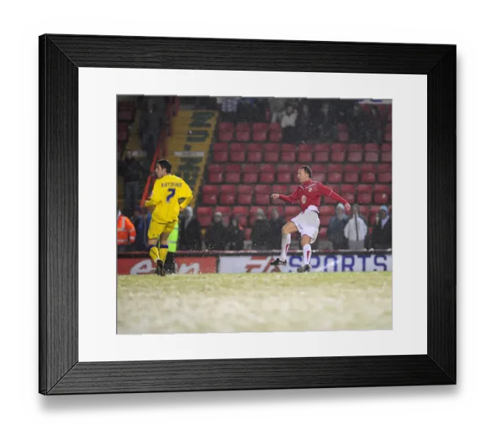 Framed Print : Bristol City vs Cardiff City: FA Cup Clash - Season 09-10 Framed Print : Bristol City vs Cardiff City: FA Cup Clash - Season 09-10