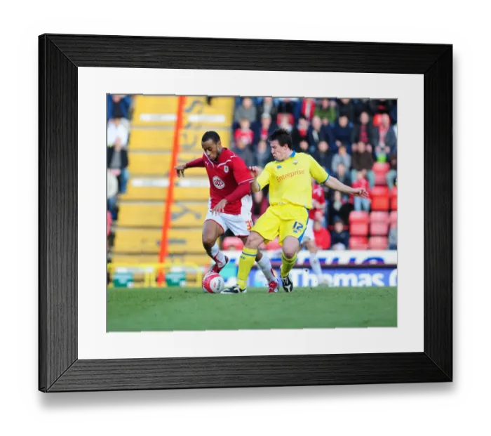 Framed Print : Bristol City vs Preston North End: 09-10 Season Showdown