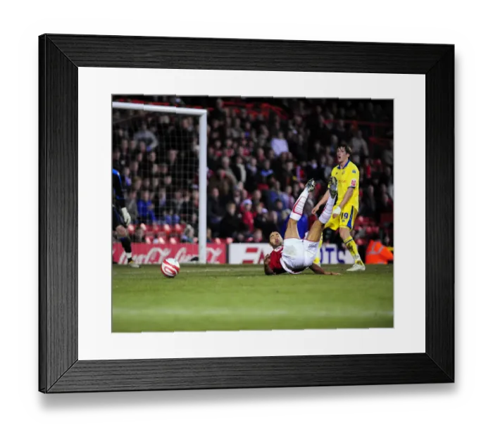 Framed Print : Bristol City vs Preston North End: A Football Rivalry Unfolds - Season 09-10