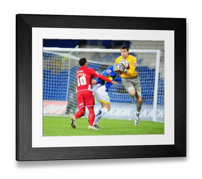 Framed Print : FA Cup Showdown: Cardiff City vs. Bristol City, Season 09-10