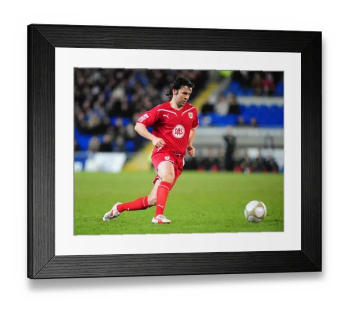 Framed Print : FA Cup Showdown: Cardiff City vs. Bristol City, Season 09-10 Framed Print : FA Cup Showdown: Cardiff City vs. Bristol City, Season 09-10