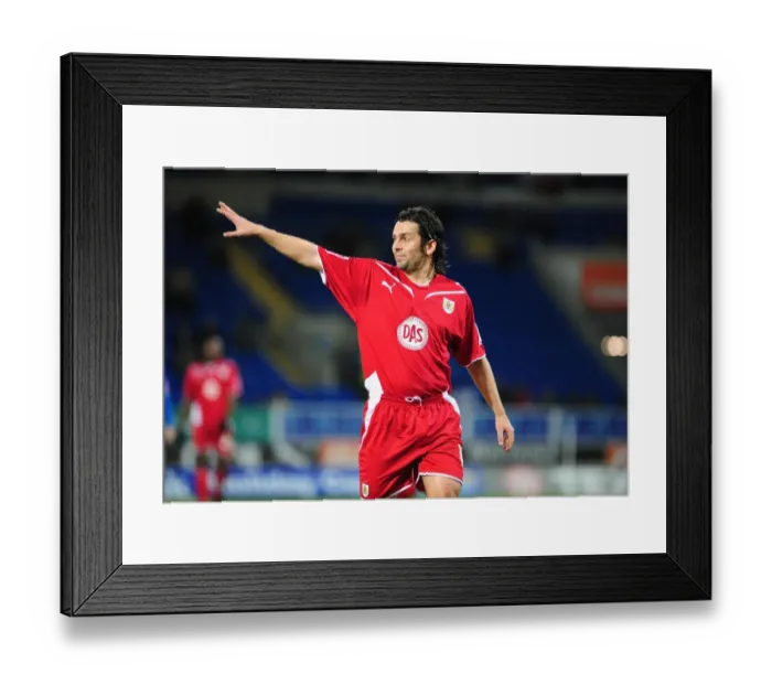 Framed Print : FA Cup Showdown: Cardiff City vs. Bristol City, Season 09-10 Framed Print : FA Cup Showdown: Cardiff City vs. Bristol City, Season 09-10