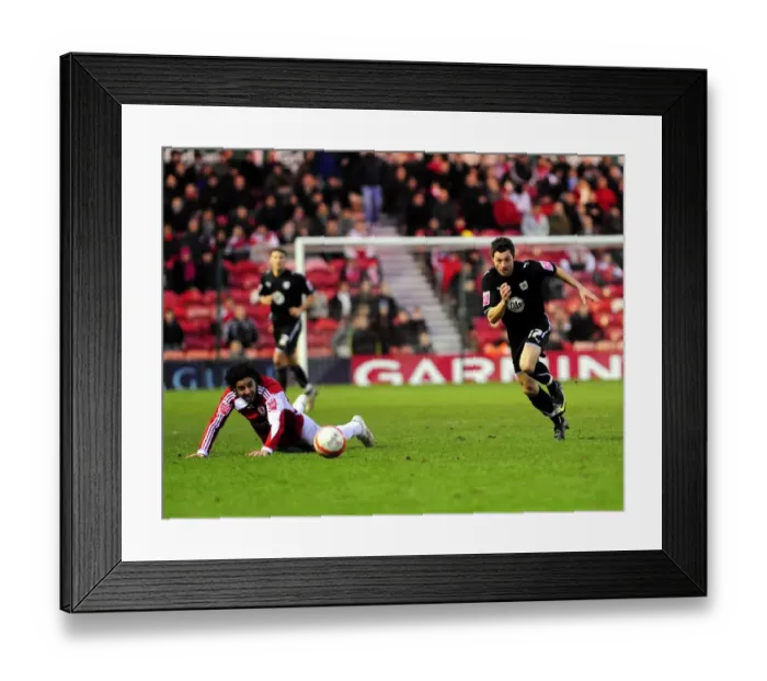 Framed Print : Ivan Sproule goes past Julio Arca Framed Print : Ivan Sproule goes past Julio Arca