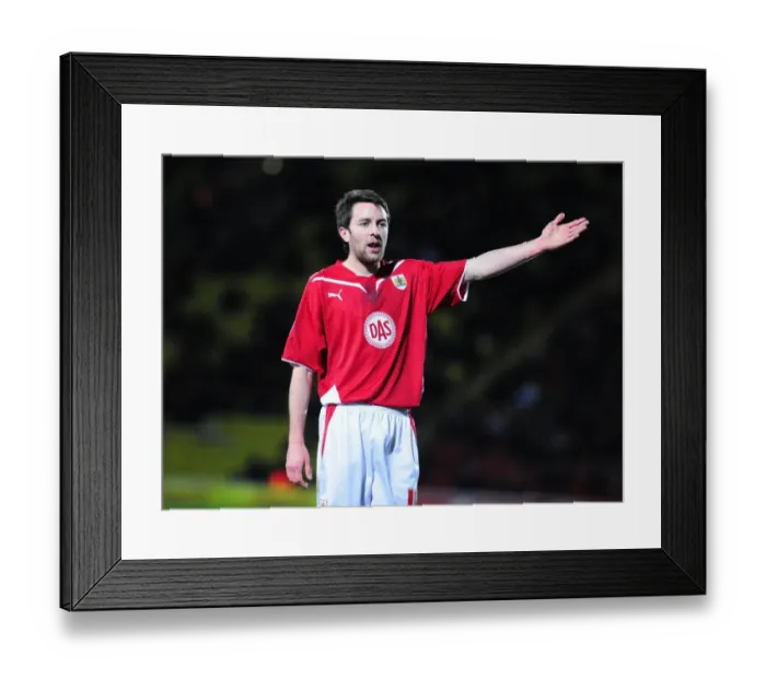 Framed Print : Bristol City First Team: Season 09-10: Watford V Bristol City