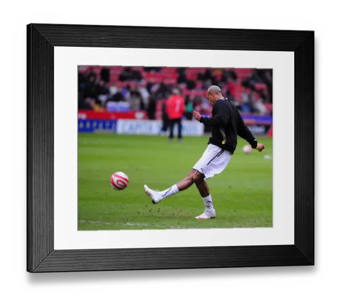 Framed Print : Season 09-10 Football Showdown: Sheffield United vs. Bristol City Framed Print : Season 09-10 Football Showdown: Sheffield United vs. Bristol City