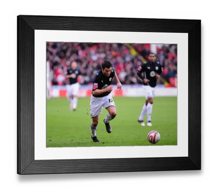 Framed Print : Football Showdown: Sheffield United vs. Bristol City - Season 09-10 Framed Print : Football Showdown: Sheffield United vs. Bristol City - Season 09-10