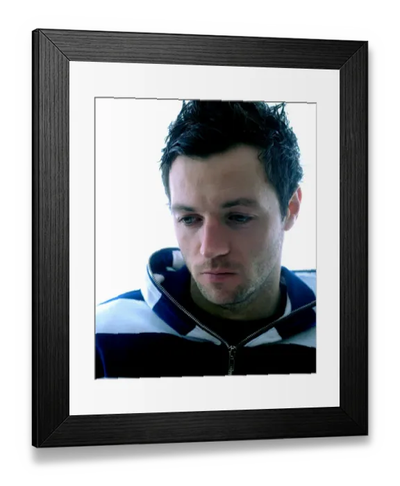 Framed Print : Ivan Sproule: Unyielding Determination in Bristol City Football Club's 09-10 Season Framed Print : Ivan Sproule: Unyielding Determination in Bristol City Football Club's 09-10 Season