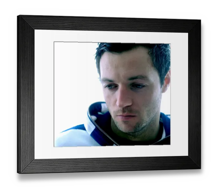 Framed Print : Ivan Sproule: A Picture of Determination in Bristol City Football Club's 09-10 Season Framed Print : Ivan Sproule: A Picture of Determination in Bristol City Football Club's 09-10 Season