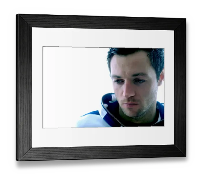 Framed Print : Ivan Sproule: Unyielding Determination in Bristol City Football Club's 09-10 Season Framed Print : Ivan Sproule: Unyielding Determination in Bristol City Football Club's 09-10 Season