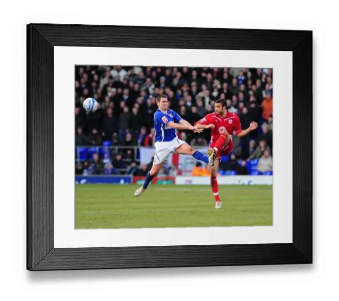 Framed Print : Clash of the First Teams: Ipswich Town vs. Bristol City (Season 09-10)