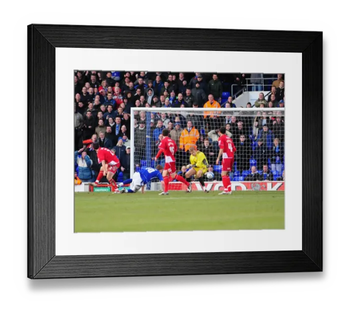Framed Print : Clash of Titans: Ipswich Town vs. Bristol City (Season 09-10) Framed Print : Clash of Titans: Ipswich Town vs. Bristol City (Season 09-10)