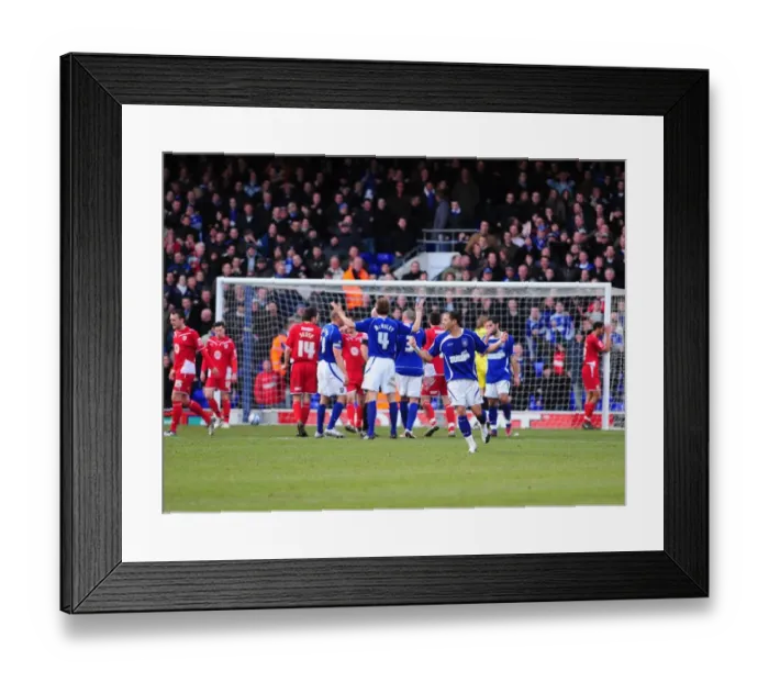 Framed Print : Clash of Titans: Ipswich Town vs. Bristol City (Season 09-10) Framed Print : Clash of Titans: Ipswich Town vs. Bristol City (Season 09-10)