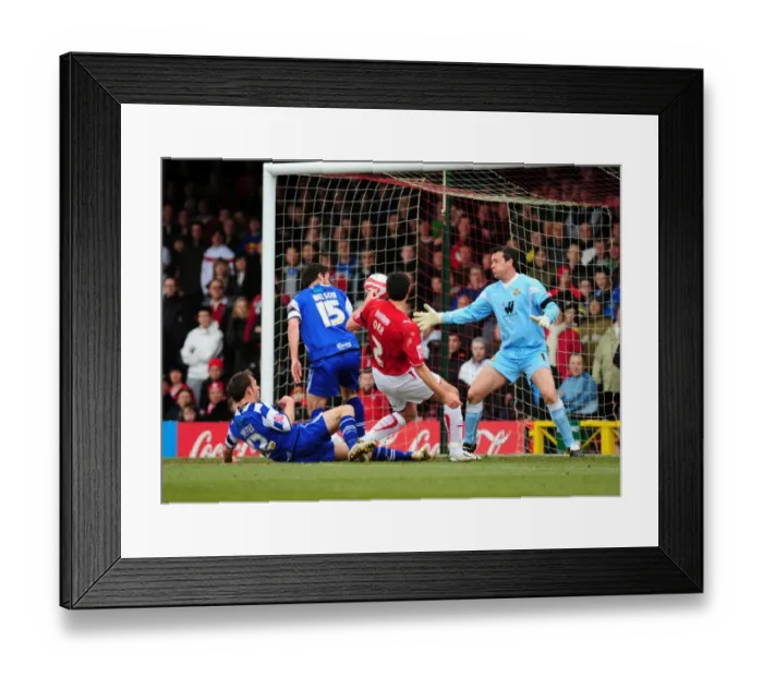 Framed Print : Bradley Orr scores Framed Print : Bradley Orr scores
