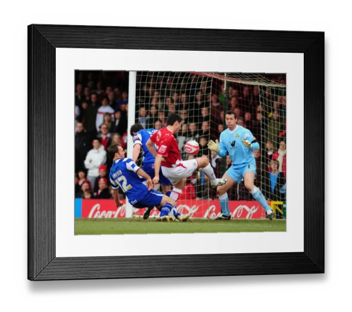 Framed Print : Bradley Orr's Game-Winning Goal: Bristol City vs Doncaster Rovers