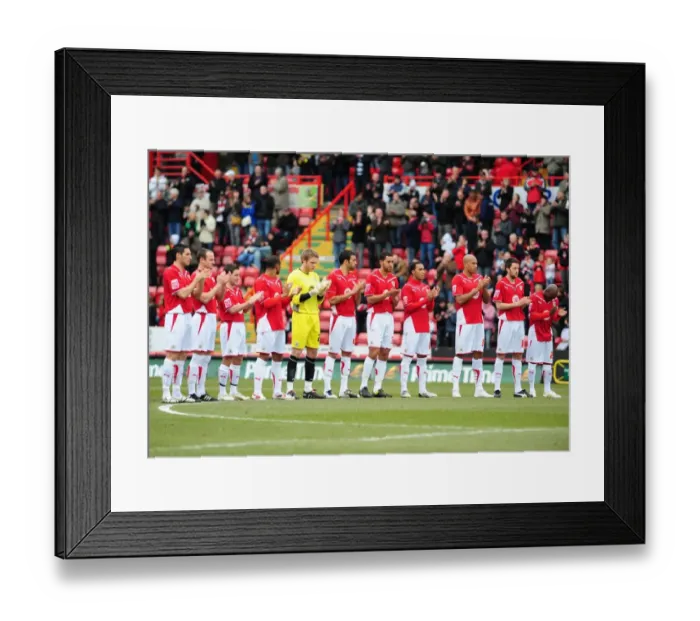 Framed Print : Bristol City minutes applause