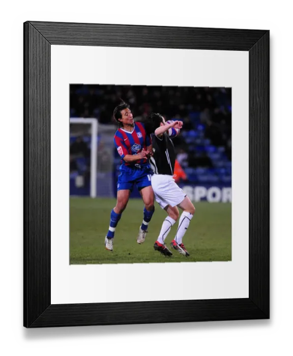 Framed Print : Paul Hartley Fouled by Nick Carle: Championship Clash Between Crystal Palace and Bristol City (09 / 03 / 2010)