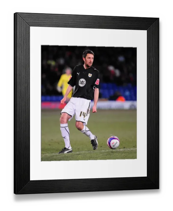 Framed Print : Cole Skuse in Action: Bristol City vs. Crystal Palace, Championship Clash (09 / 03 / 2010)