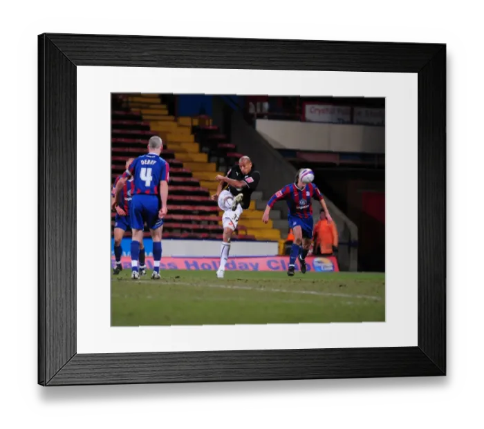 Framed Print : Chris Iwelumo Scores the Opener: Bristol City at Crystal Palace, Championship 2010 Framed Print : Chris Iwelumo Scores the Opener: Bristol City at Crystal Palace, Championship 2010