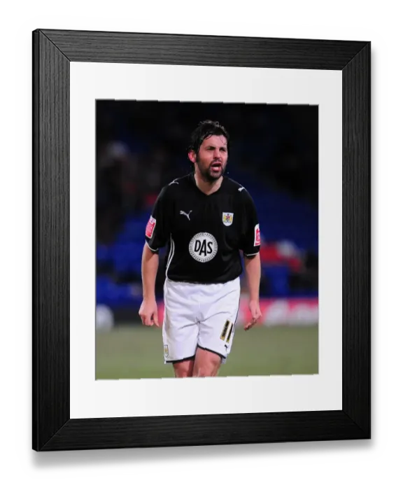 Framed Print : Paul Hartley in Action: Bristol City vs. Crystal Palace, Championship 2010, Selhurst Park Stadium