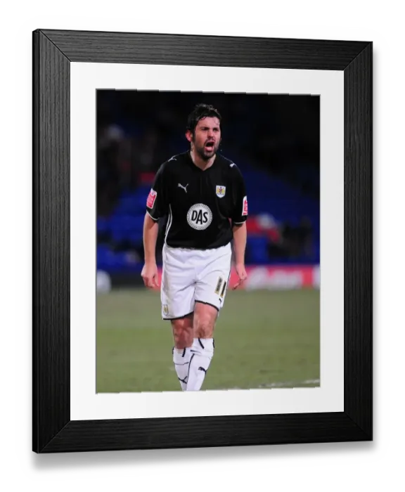 Framed Print : Paul Hartley in Action: Championship Showdown between Crystal Palace and Bristol City (09 / 03 / 2010)