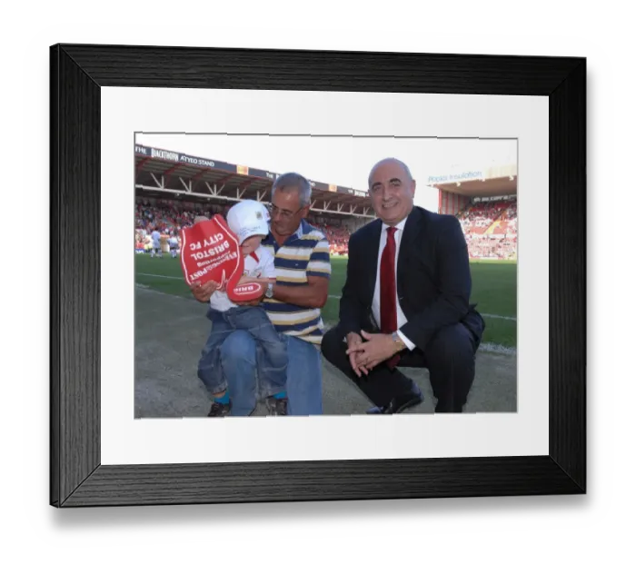 Framed Print : Bristol City vs Scunthorpe United: A Football Rivalry - Season 09-10 Framed Print : Bristol City vs Scunthorpe United: A Football Rivalry - Season 09-10