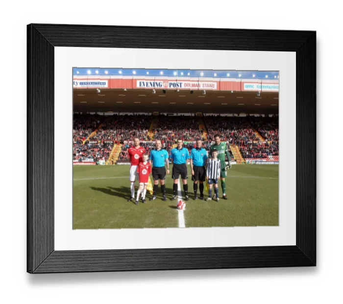 Framed Print : Bristol City vs. West Bromwich Albion: A Football Rivalry - Season 09-10 Framed Print : Bristol City vs. West Bromwich Albion: A Football Rivalry - Season 09-10