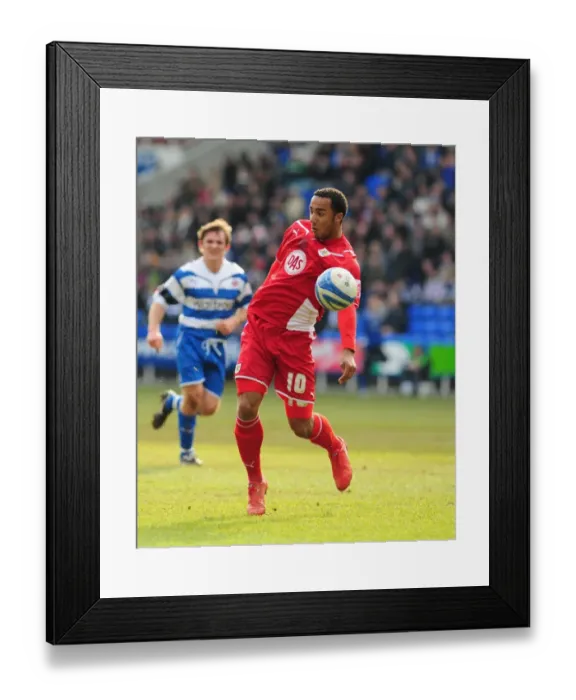Framed Print : Nicky Maynard's Thrilling Goal: Reading vs. Bristol City Championship Clash (13 / 03 / 2010) Framed Print : Nicky Maynard's Thrilling Goal: Reading vs. Bristol City Championship Clash (13 / 03 / 2010)