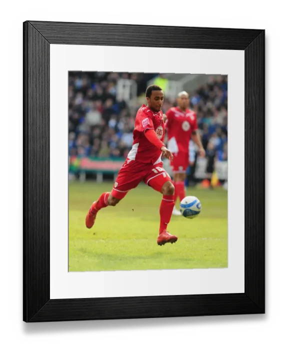 Framed Print : Nicky Maynard Strikes for Bristol City: Reading vs. Bristol City Championship Clash, March 13, 2010 Framed Print : Nicky Maynard Strikes for Bristol City: Reading vs. Bristol City Championship Clash, March 13, 2010