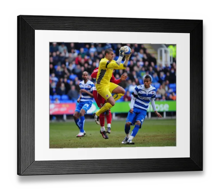 Framed Print : Reading's Federici Claims Ball in Championship Clash vs. Bristol City (13-03-2010) Framed Print : Reading's Federici Claims Ball in Championship Clash vs. Bristol City (13-03-2010)