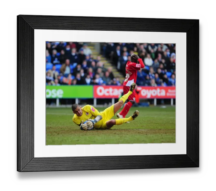 Framed Print : Dramatic Save by Federici: Campbell-Ryce Thwarted in Reading vs. Bristol City Championship Showdown (13 / 03 / 2010) Framed Print : Dramatic Save by Federici: Campbell-Ryce Thwarted in Reading vs. Bristol City Championship Showdown (13 / 03 / 2010)