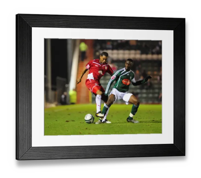 Framed Print : Championship Showdown: Elliott vs. Bolasie - Bristol City vs. Plymouth Argyle (16-03-2010) Framed Print : Championship Showdown: Elliott vs. Bolasie - Bristol City vs. Plymouth Argyle (16-03-2010)