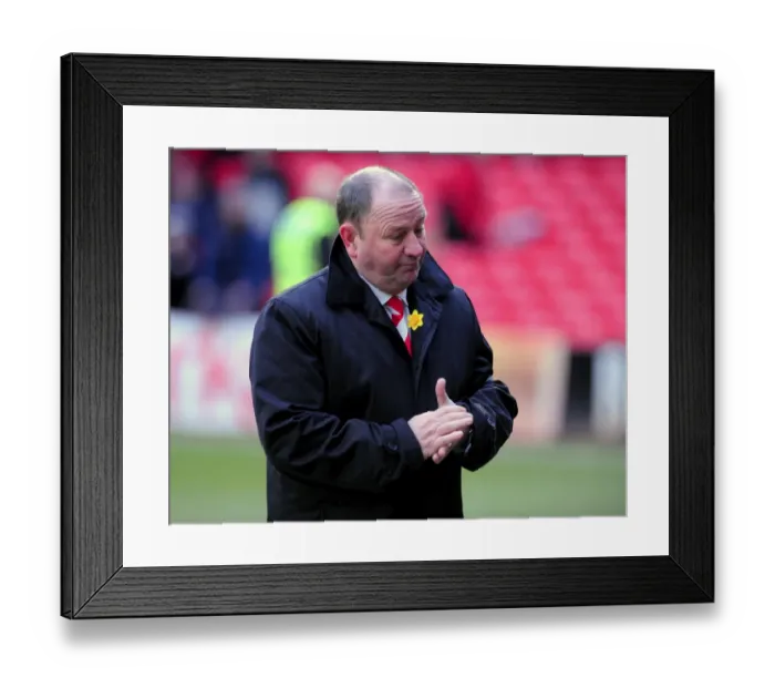 Framed Print : Gary Johnson: Leading Bristol City in Championship Football (vs Doncaster Rovers, 09 / 03 / 2010)