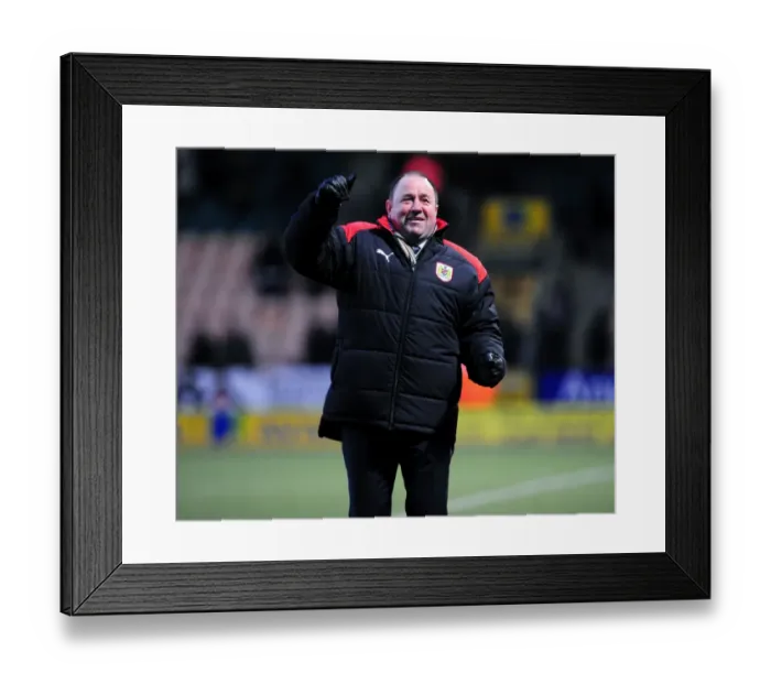 Framed Print : Gary Johnson Leads Bristol City Against Norwich City in Championship Clash - 09 / 03 / 2010