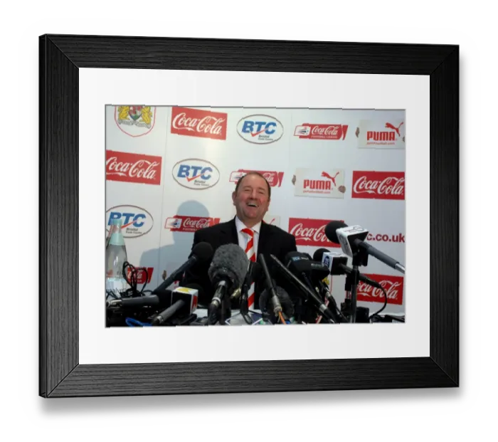 Framed Print : Gary Johnson: Manager of Bristol City Football Club during the 2010 Championship Season Framed Print : Gary Johnson: Manager of Bristol City Football Club during the 2010 Championship Season