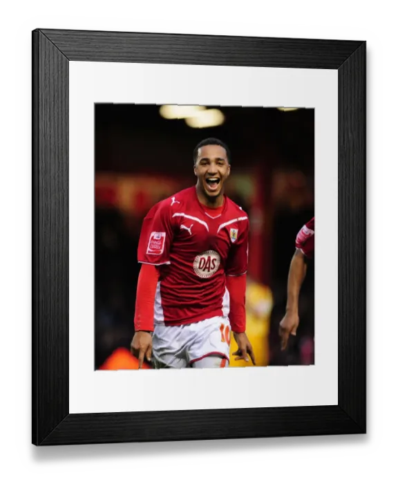 Framed Print : Thrilling Nicky Maynard Goal Celebration: Bristol City vs Newcastle United, Championship 2010