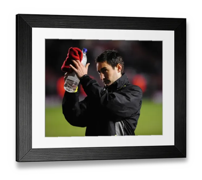 Framed Print : Johnson's Championship Showdown: Bristol City vs Newcastle United (2010) Framed Print : Johnson's Championship Showdown: Bristol City vs Newcastle United (2010)