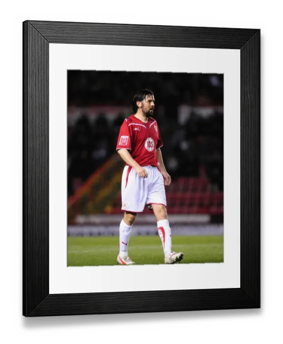Framed Print : Paul Hartley in Action: Championship Clash between Bristol City and Barnsley (23 / 03 / 2010) Framed Print : Paul Hartley in Action: Championship Clash between Bristol City and Barnsley (23 / 03 / 2010)