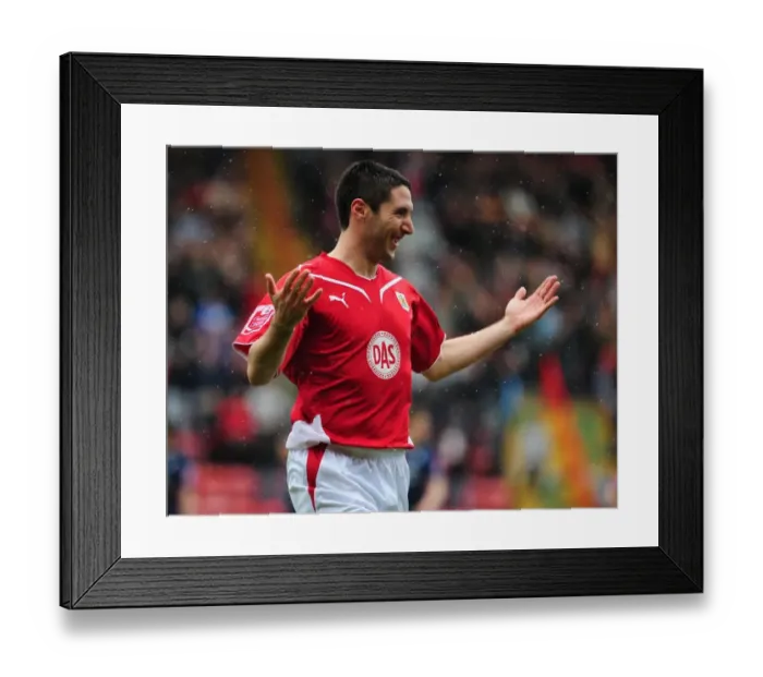 Framed Print : Thrilling Goal Celebration: Bradley Orr's Stunner for Bristol City vs. Nottingham Forest (Championship, 03 / 04 / 2010) Framed Print : Thrilling Goal Celebration: Bradley Orr's Stunner for Bristol City vs. Nottingham Forest (Championship, 03 / 04 / 2010)
