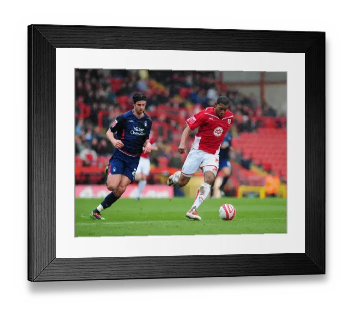 Framed Print : Chasing the Victory: Marvin Elliott vs. George Boyd - Intense Championship Showdown (Bristol City vs. Nottingham Forest, 03 / 04 / 2010) Framed Print : Chasing the Victory: Marvin Elliott vs. George Boyd - Intense Championship Showdown (Bristol City vs. Nottingham Forest, 03 / 04 / 2010)