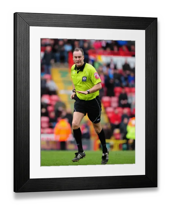 Framed Print : Championship Showdown: Bristol City vs. Nottingham Forest at Ashton Gate Stadium (Referee Phil Crossley) Framed Print : Championship Showdown: Bristol City vs. Nottingham Forest at Ashton Gate Stadium (Referee Phil Crossley)