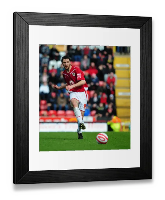 Framed Print : Cole Skuse in Action: Bristol City vs Nottingham Forest, 2010 Championship Match at Ashton Gate Stadium Framed Print : Cole Skuse in Action: Bristol City vs Nottingham Forest, 2010 Championship Match at Ashton Gate Stadium