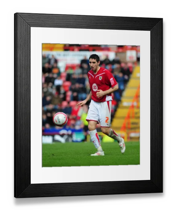 Framed Print : Bradley Orr of Bristol City Faces Off Against Nottingham Forest in Championship Match, 03 / 04 / 2010