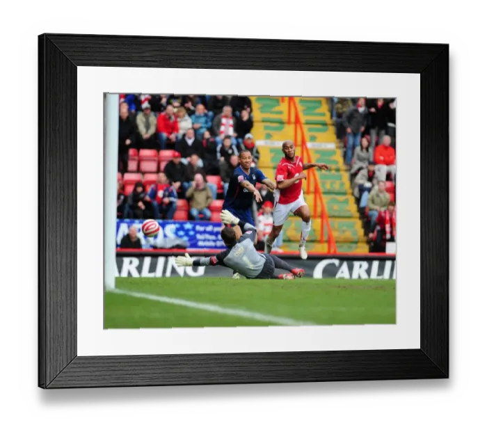 Framed Print : Bristol City's Danny Haynes Narrowly Misses Goal vs. Nottingham Forest (Championship, 03 / 04 / 2010)