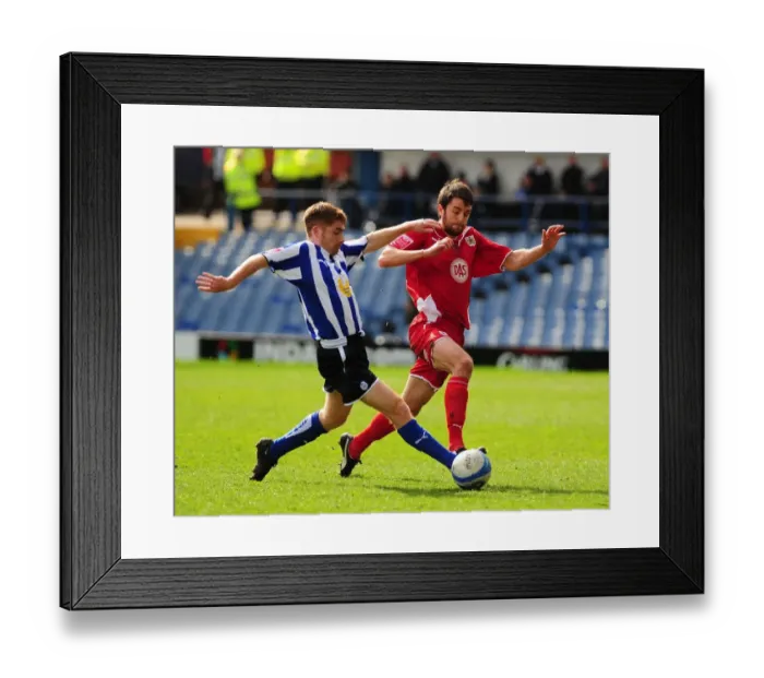 Framed Print : Battling for Supremacy: Cole Skuse vs. James O'Connor in Sheffield Wednesday vs. Bristol City Championship Clash (16th March 2010) Framed Print : Battling for Supremacy: Cole Skuse vs. James O'Connor in Sheffield Wednesday vs. Bristol City Championship Clash (16th March 2010)