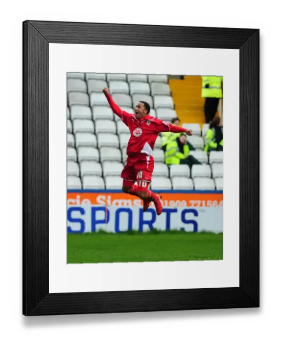 Framed Print : Thrilling Nicky Maynard Goal Celebration: Championship Showdown (2010) - Sheffield Wednesday vs. Bristol City